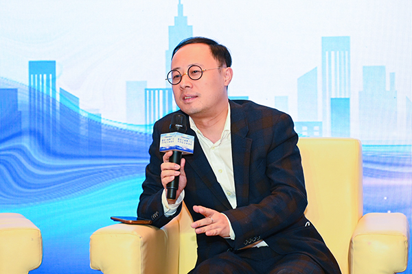 对话嘉宾：绿城科技产业服务集团副总裁陈昂